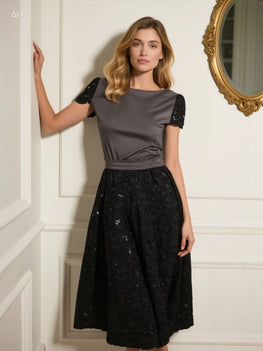 High-waist knee-length skirt with sequences