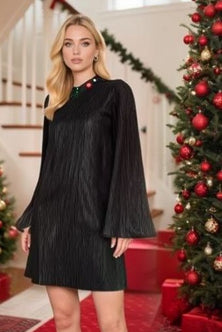 Рокля Solei в черно с плисета