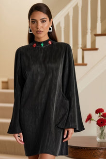 Рокля Solei в черно с плисета