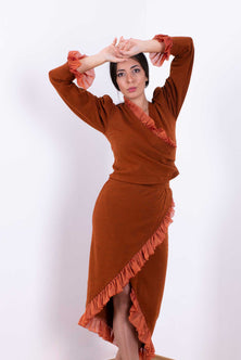 Blouse Hugg me style with a buff sleeve in rusty brown