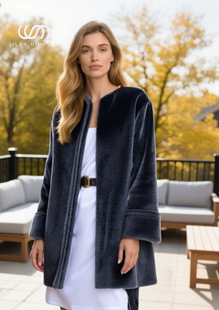 Cappotto a campana con ampio cappuccio