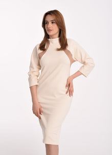 Straight dress in CHAMP colour with a round neckline