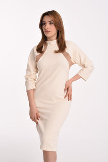 Straight dress in CHAMP colour with a round neckline