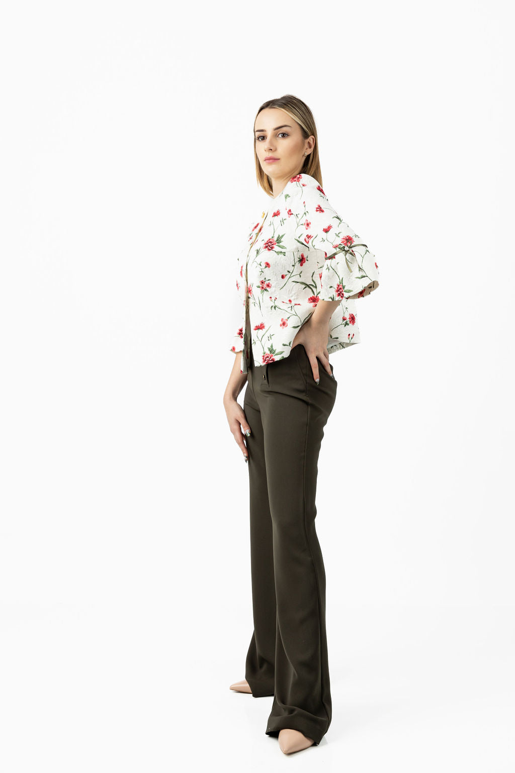 Wide-leg trousers in green – Detail close-up – Silvy Rowson