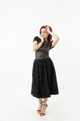 High-waist knee-length skirt with 3D roses