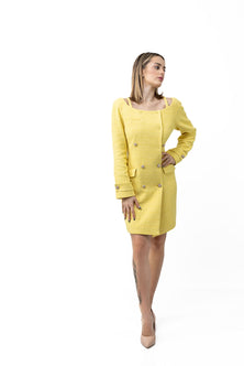 Elegant boucle dress in yellow – Detail close-up – Silvy Rowson