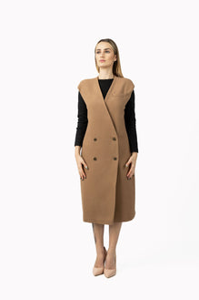 Sleeveless coat in brown rips