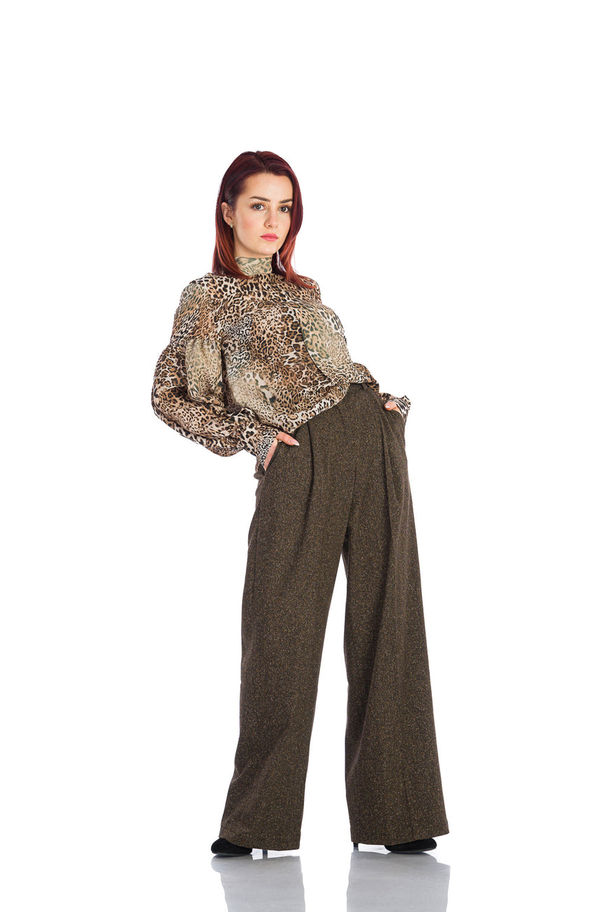 Woolen pants in brown