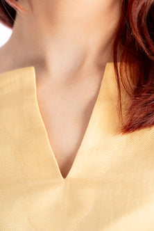 Blouse in yellow linen with 3/4 sleeves – Front view – Silvy Rowson