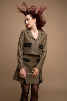 Short-cut jacket in golden pepita