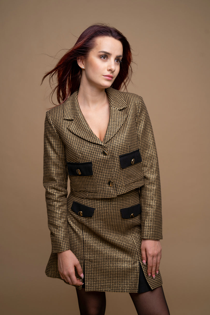 Short-cut jacket in golden pepita