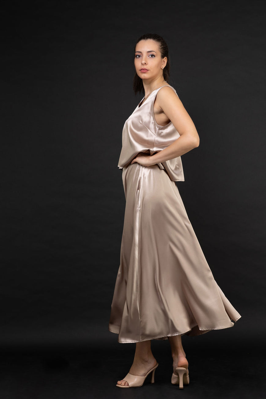 Long cloche skirt in cappuccino color