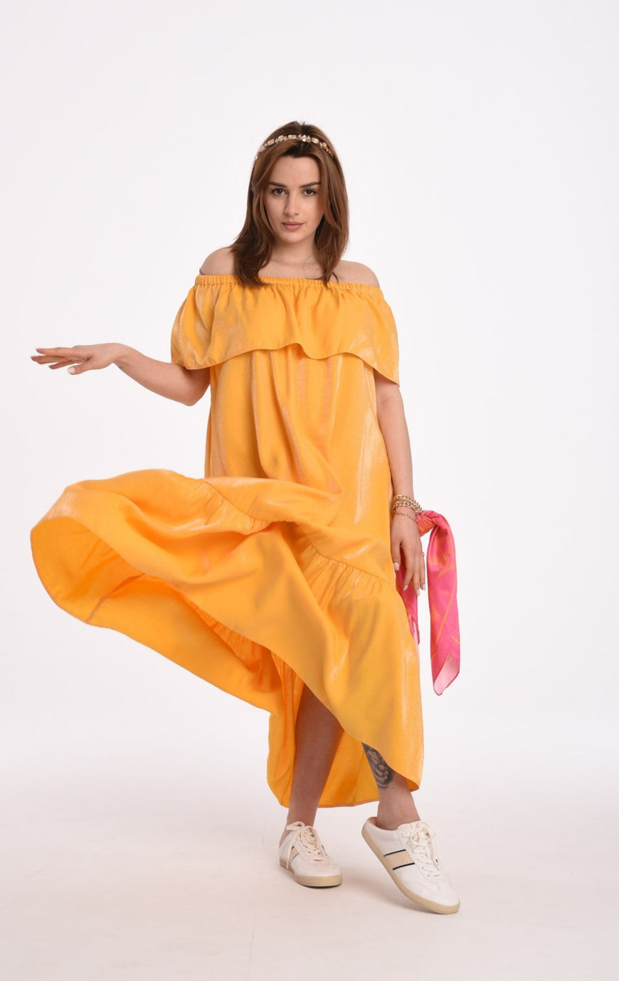 Sleeveless dress with a boat neckline in yellow viscose