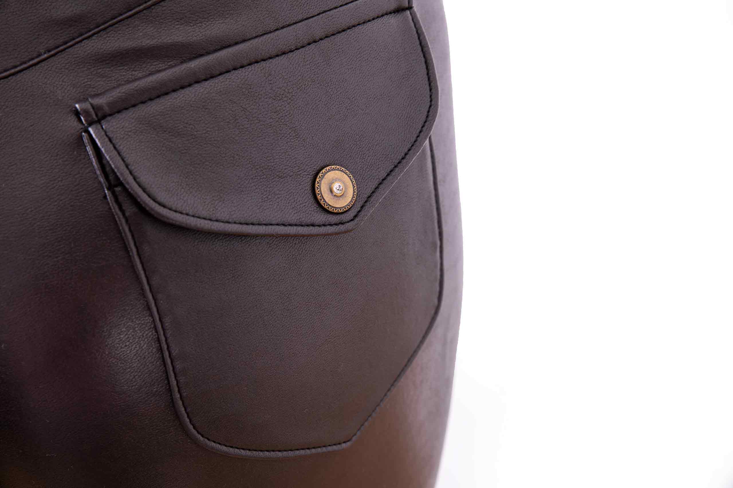 Faux leather trousers in brown – Side view – Silvy Rowson