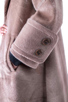 Coat cut with curve lapel in beige